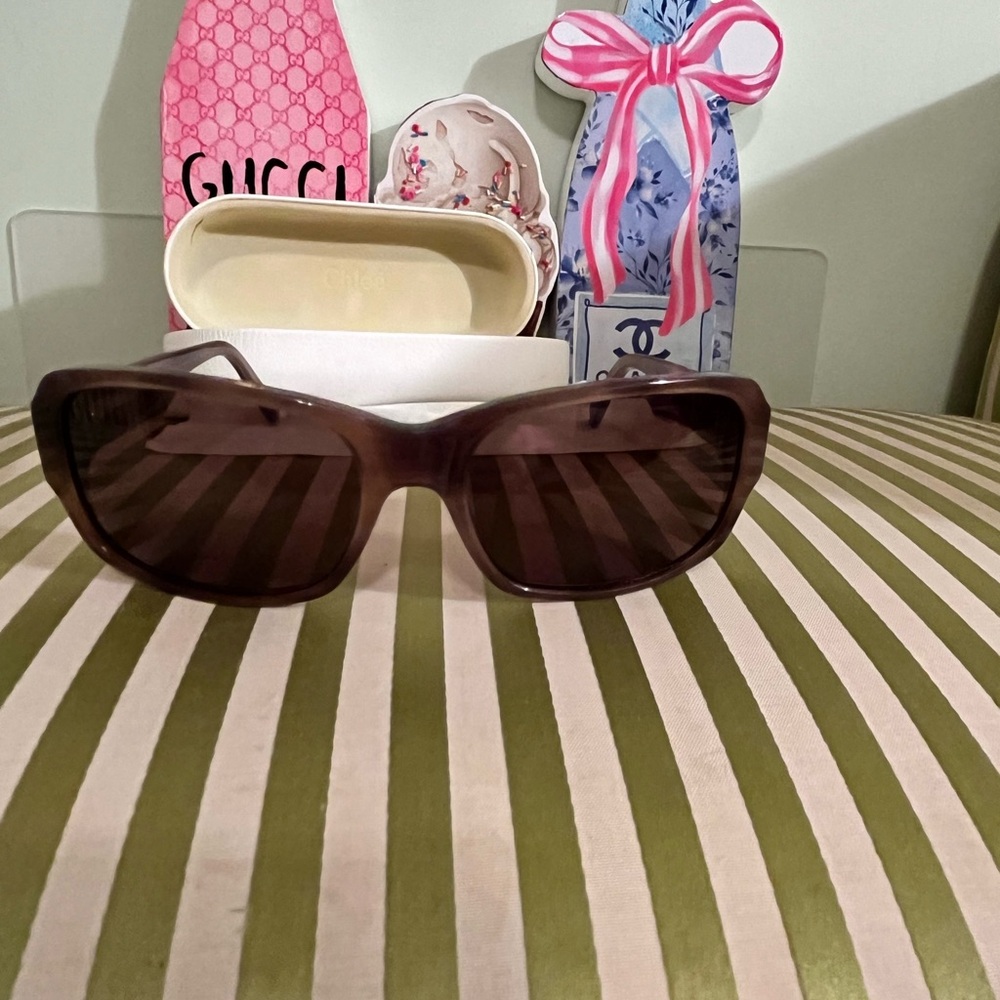 Chloe Brown Oversized Rectangular Women's Sunglasses